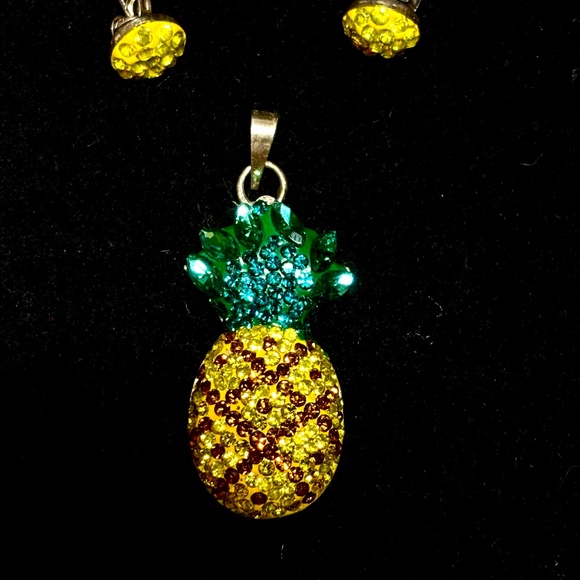 Silver .925 Pineapple Charm & Earings Set - Picture 4 of 4